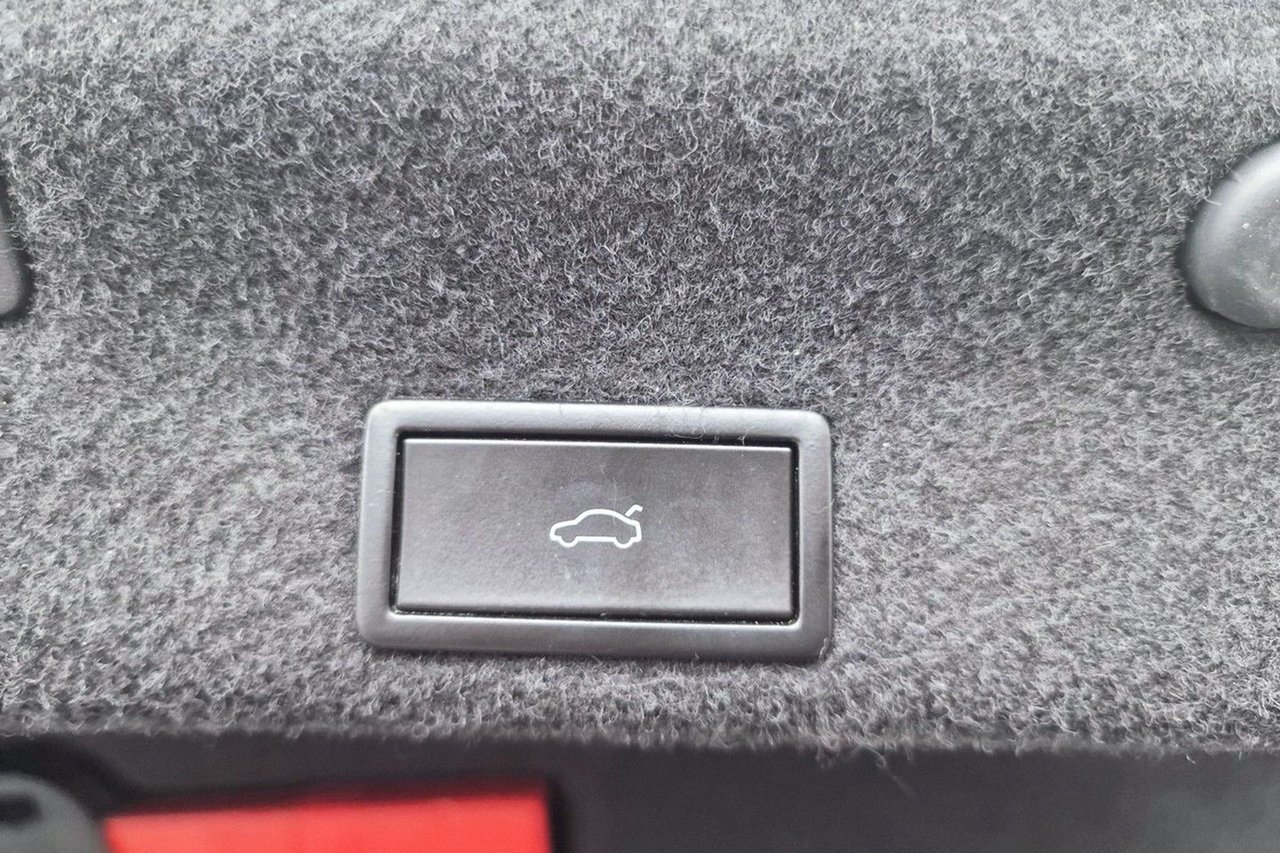 Volkswagen Passat 2.0 TDI DPF SCR BMT 4Motion DSG Sekventiell, 240hk, 2015