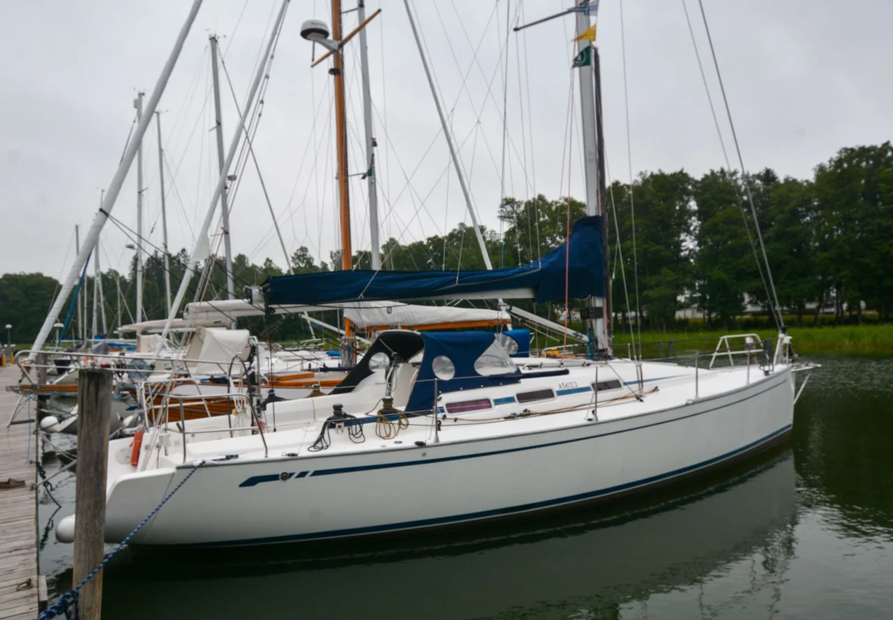 Bavaria 38 Match image