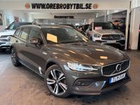 Volvo V60 Cross Country B4 AWD Mildhybrid Pano VOC Drag Gps
