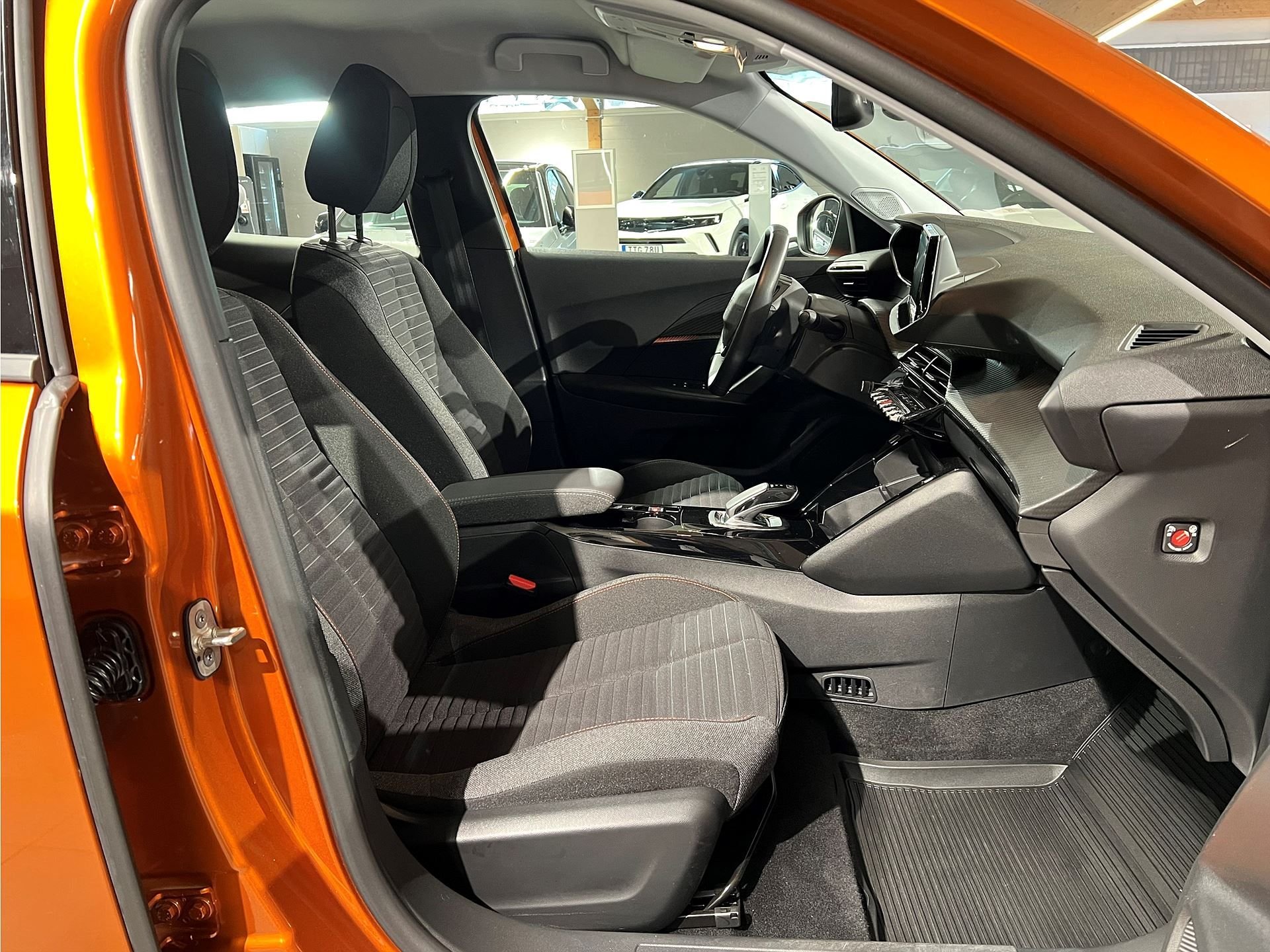 Peugeot e-2008, 136hk, 2021