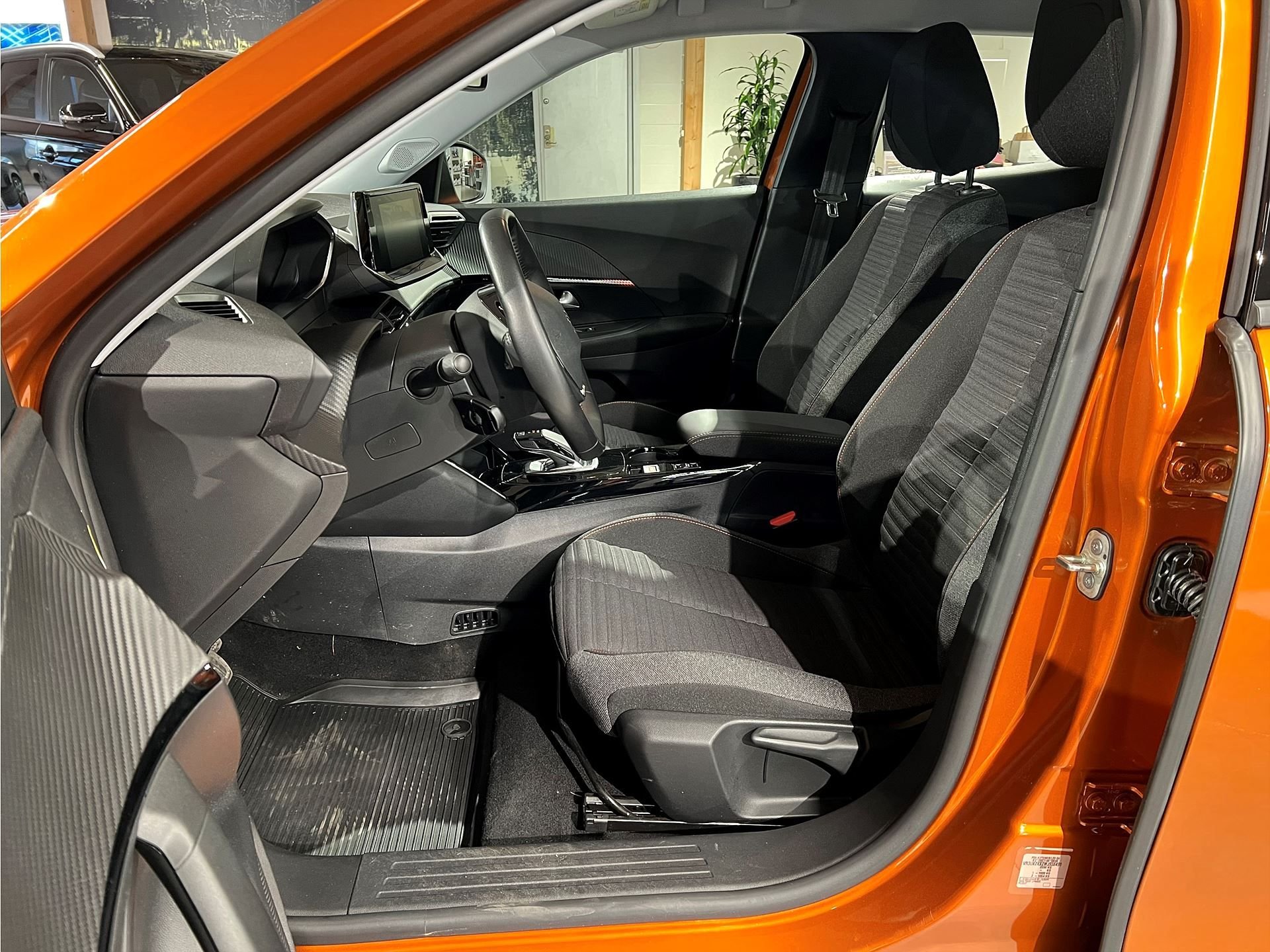 Peugeot e-2008, 136hk, 2021