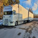 Skåpekipage Scania S650 med Ekeri 5-axl släp