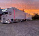 Skåpekipage Scania S650 med Ekeri 5-axl släp