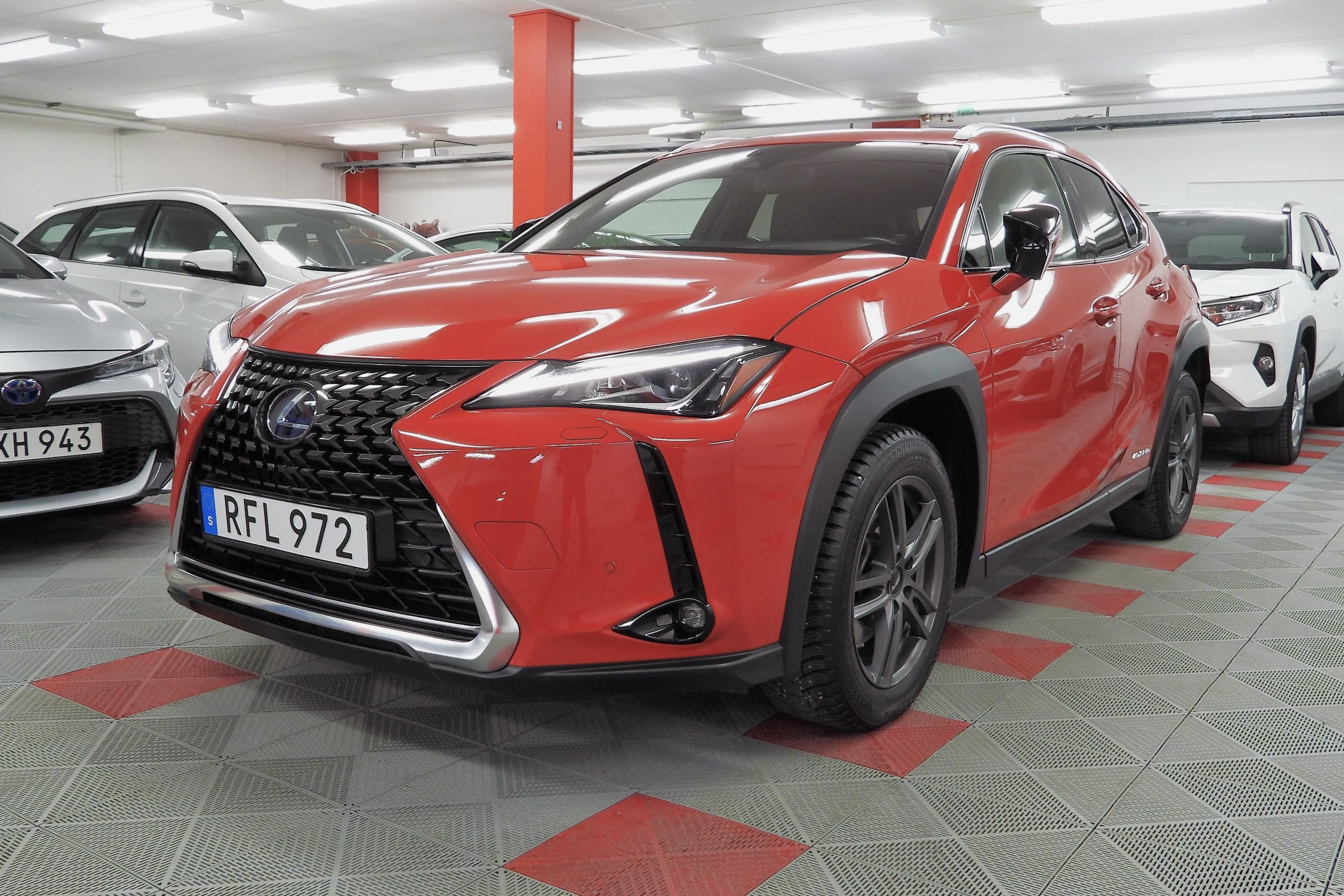 Lexus UX 250h CVT, 184hp, 2021