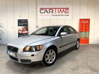 Volvo S40 2.4 Kinetic / Automat / Motorvärmare / Dragkrok