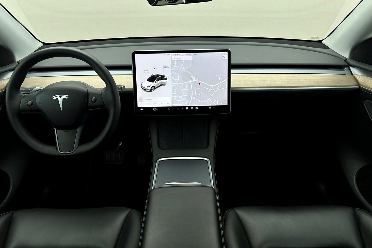 Tesla Model Y Long Range AWD