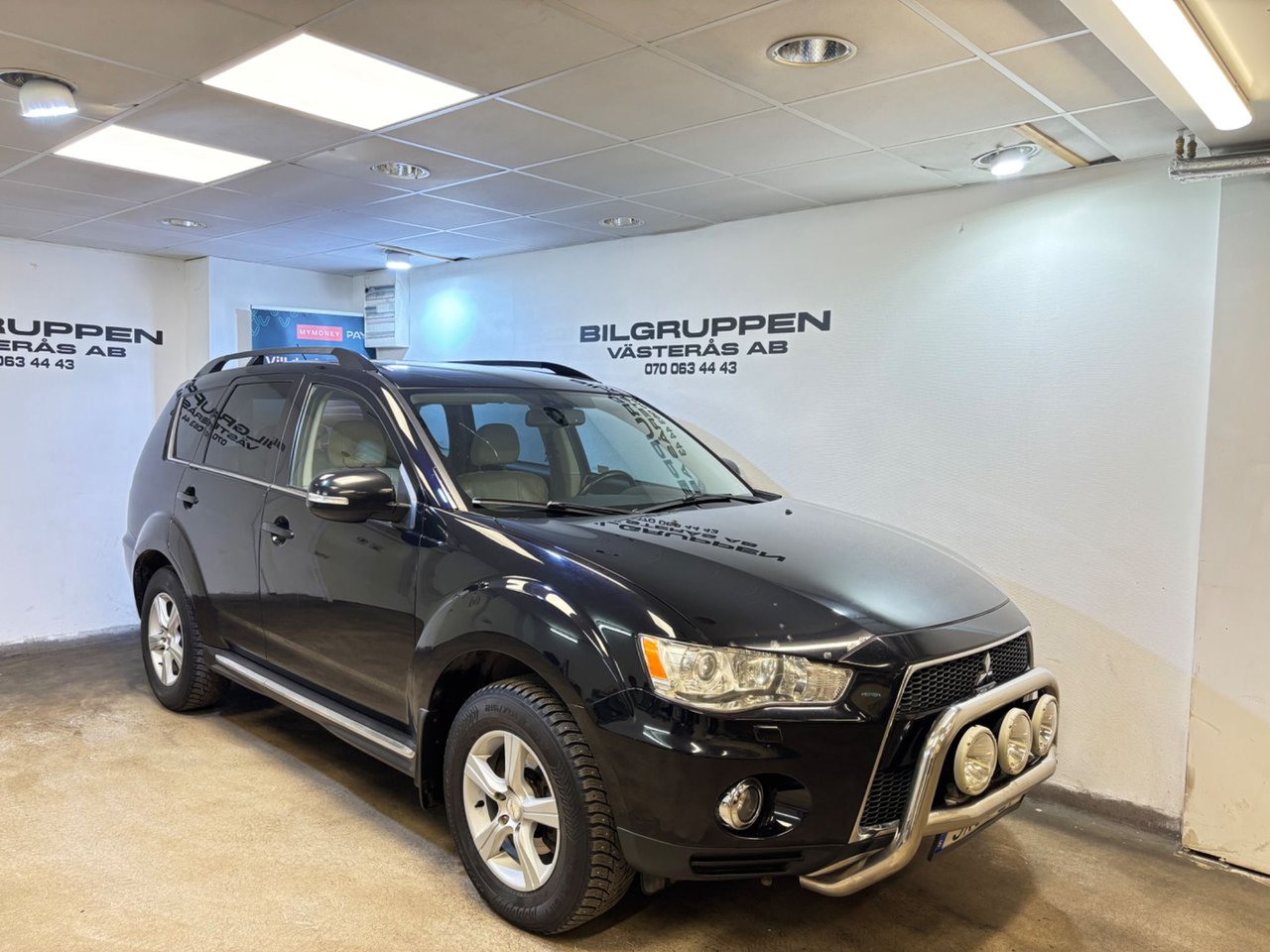 Mitsubishi Outlander 7-Sits 4...