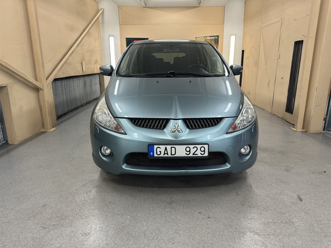 Mitsubishi Grandis 2.4 MIVEC ...