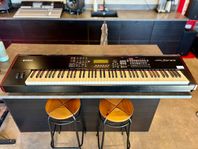 Yamaha S90ES