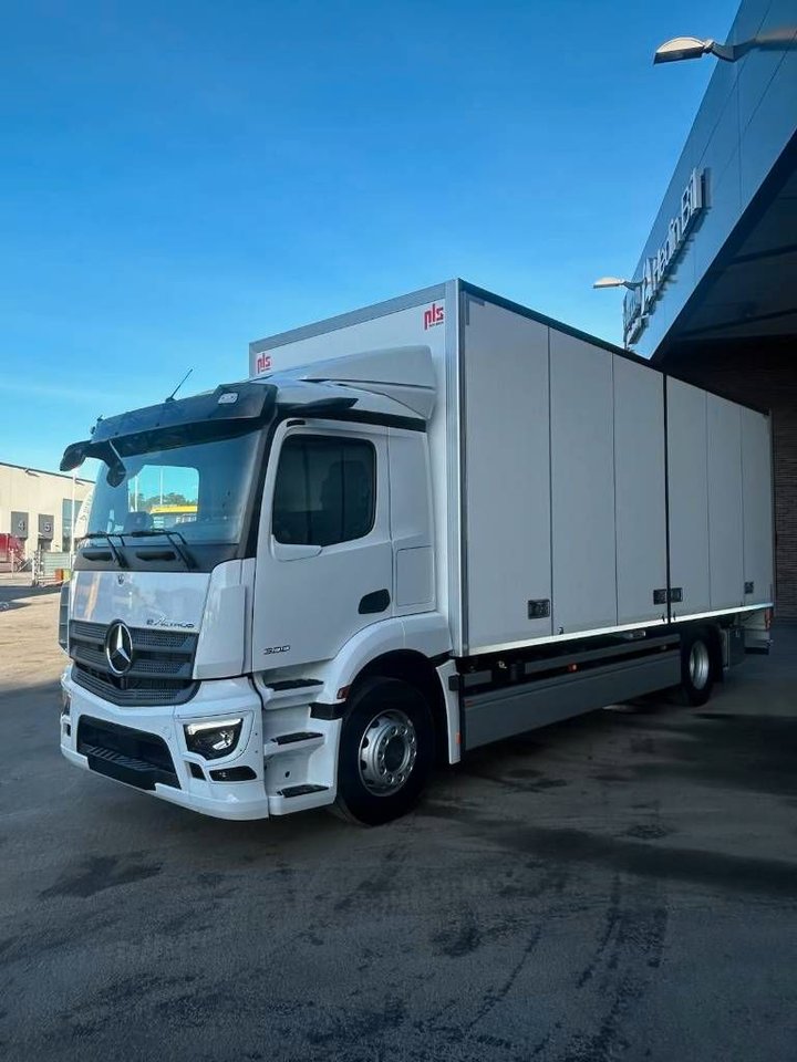 Mercedes-Benz eActros 300