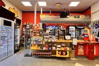 Tobak- & Spelbutik - Belägen inne i centrum i Södertälje