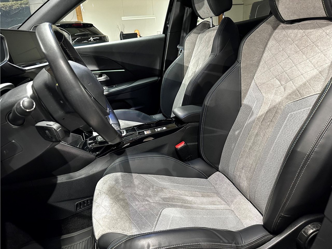 Peugeot e-2008, 136hk, 2021