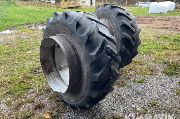 Dubbelmontage 420/70R28 säljes i Uddevalla | Blocket