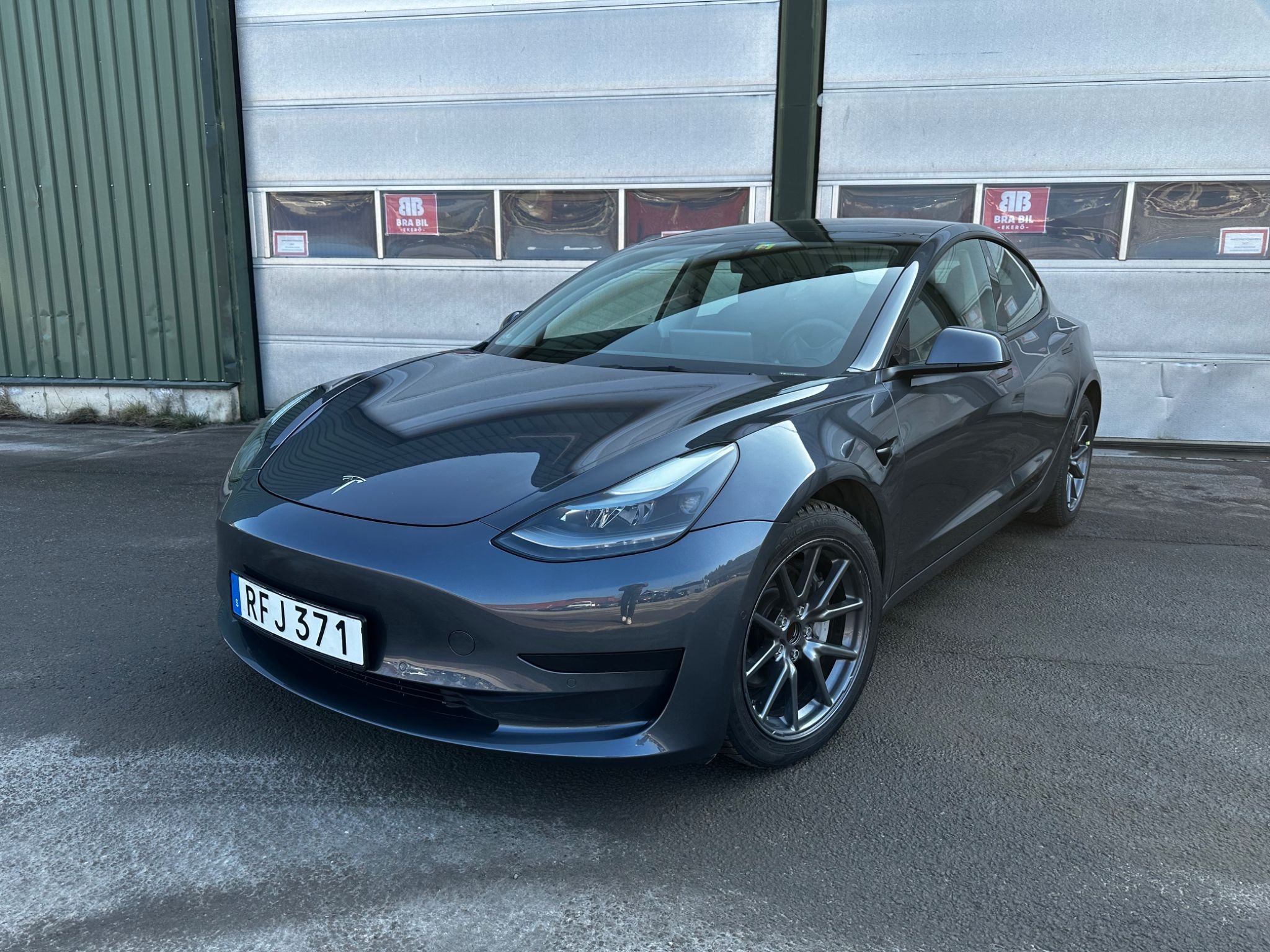 Tesla Model 3 Standard Range Plus, 325hk, 2021