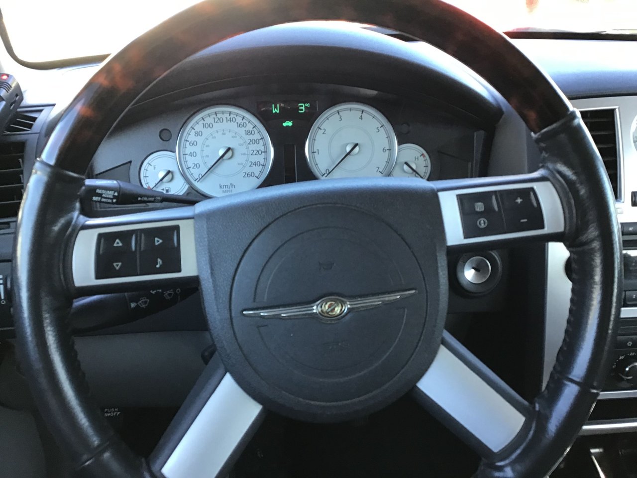 Chrysler 300C Touring 2.7 V6 Automatic, 193hp, 2007