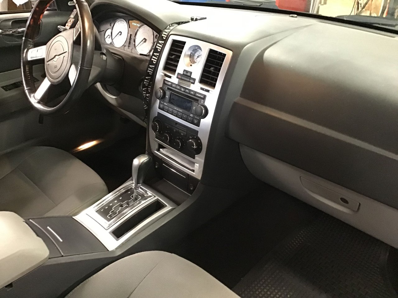 Chrysler 300C Touring 2.7 V6 Automatic, 193hp, 2007