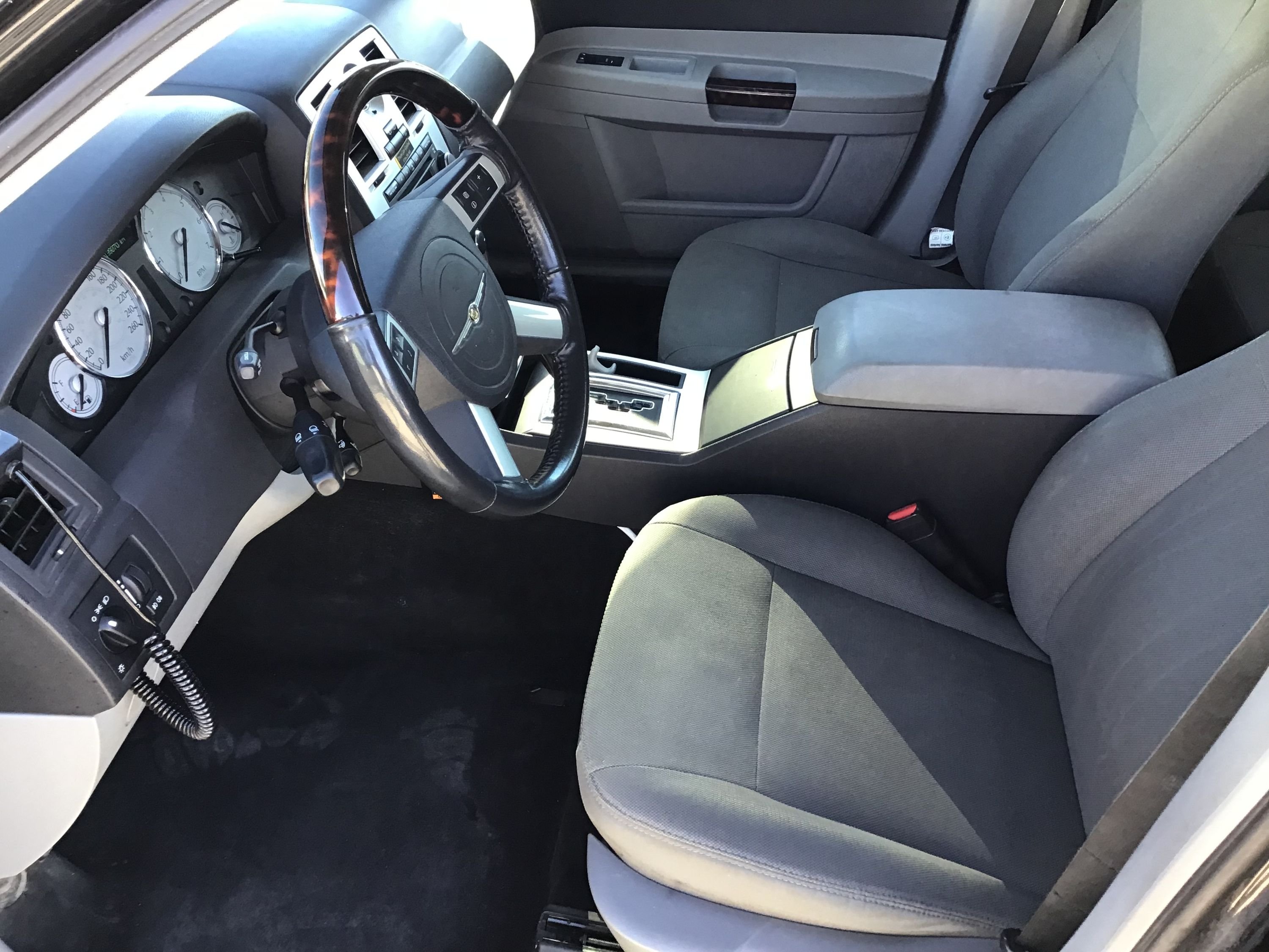 Chrysler 300C Touring 2.7 V6 Automatic, 193hp, 2007