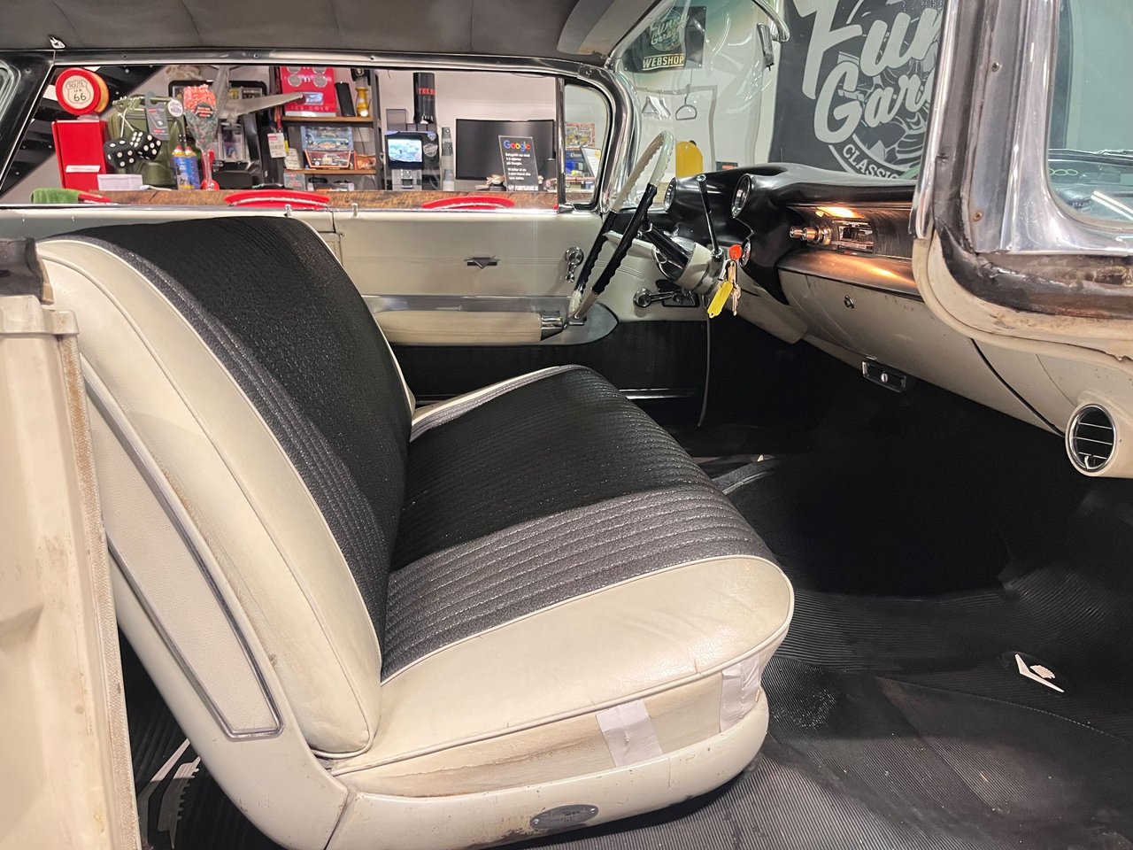 Cadillac Sixty-Two 4-window Sedan 6.4 V8 OHV Hydra-Matic, 4-trinn, 330hk, 1959