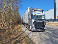 Scania R520 skåpbil.
