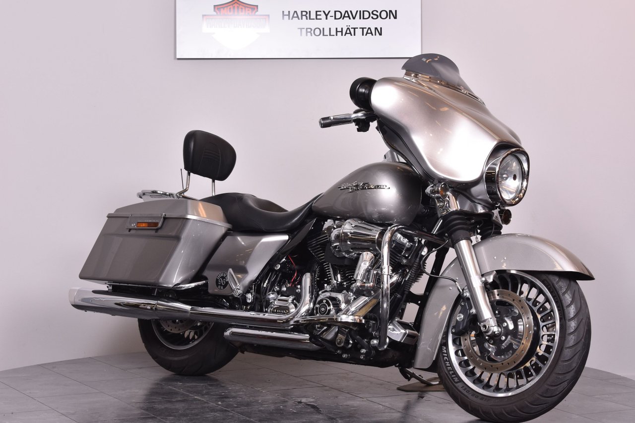 Harley-Davidson Street Glide ...