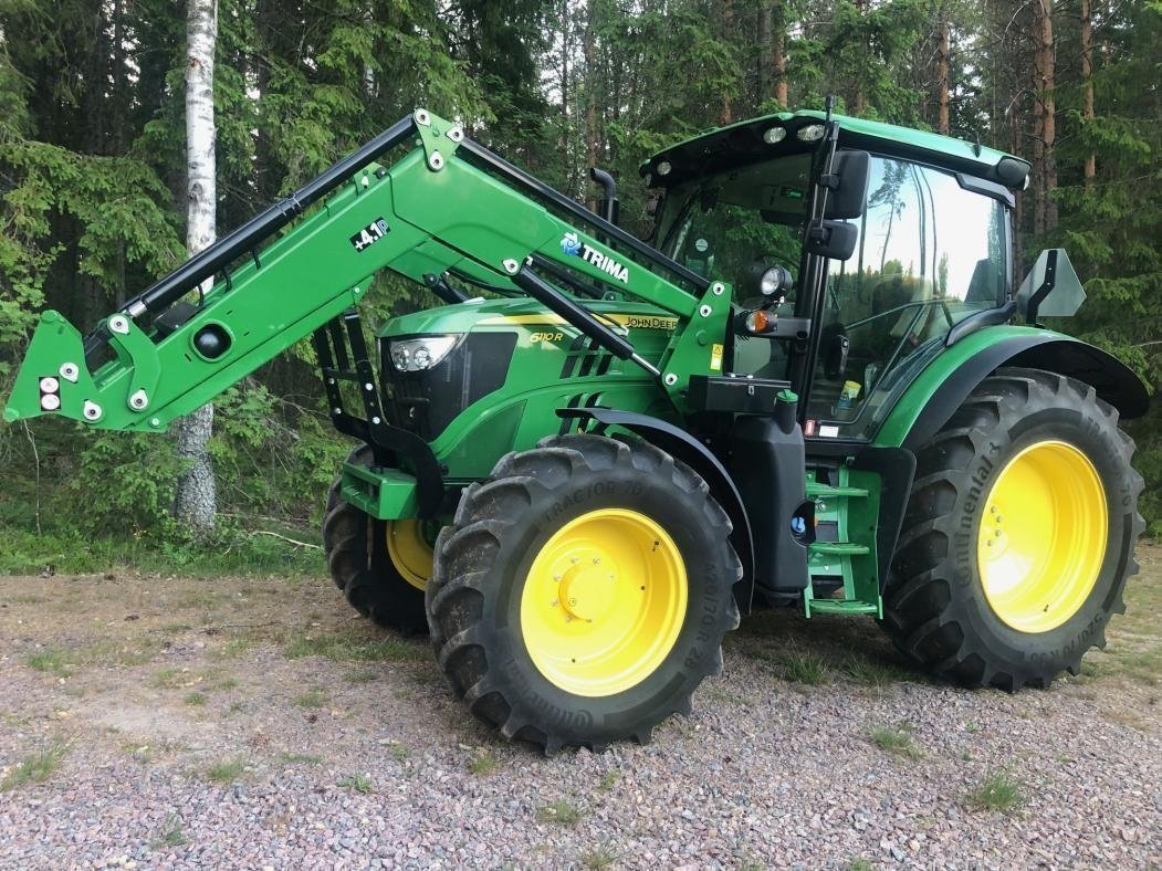 Traktor John Deere 6110R Auto...