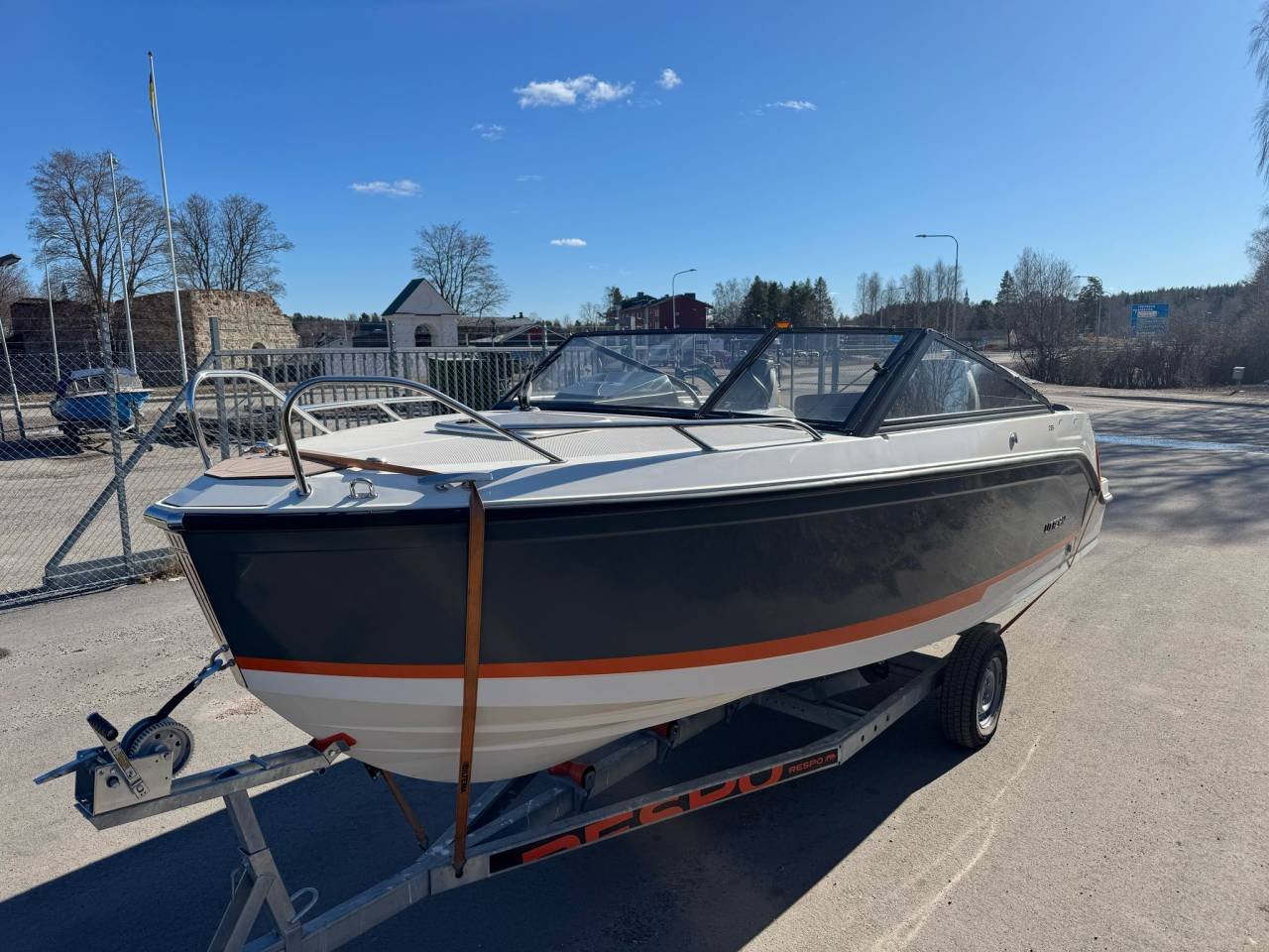 Fin Uttern D59 150hk 2021 - F...