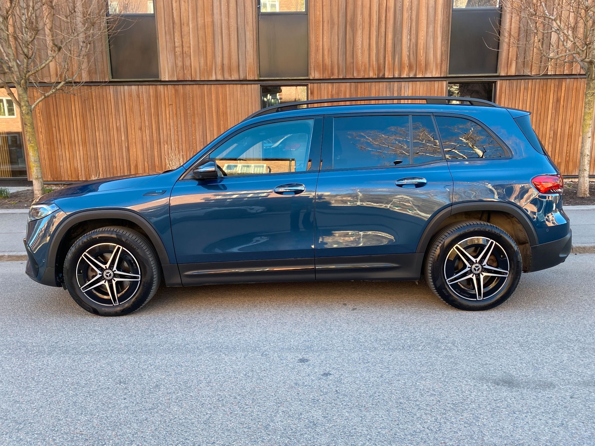 Mercedes-Benz EQB 350 4MATIC, 292hk, 2022