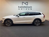 Volvo V60 Cross Country B4 AWD/Drag/Värmare/Pano/Skinn