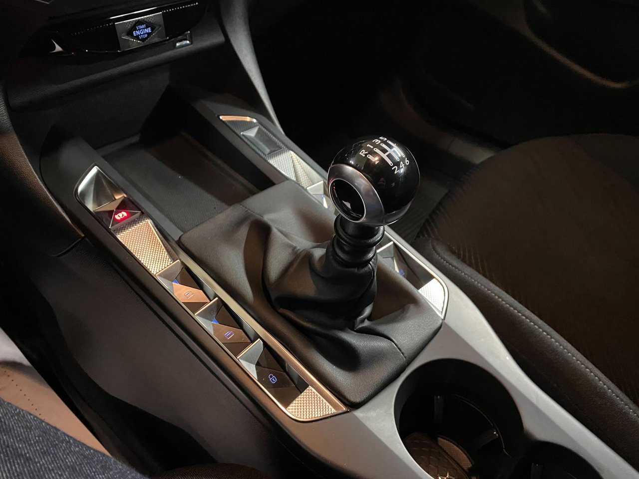 DS 3 Crossback 1.2 PureTech Manuell, 100hk, 2022