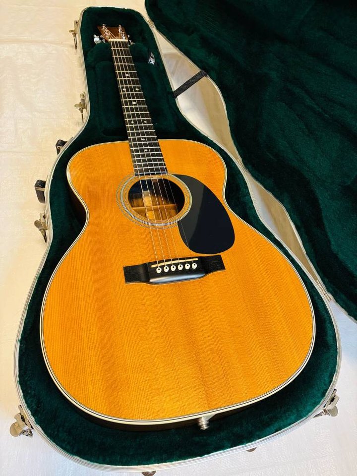 Martin 000-28 custom shop 2010