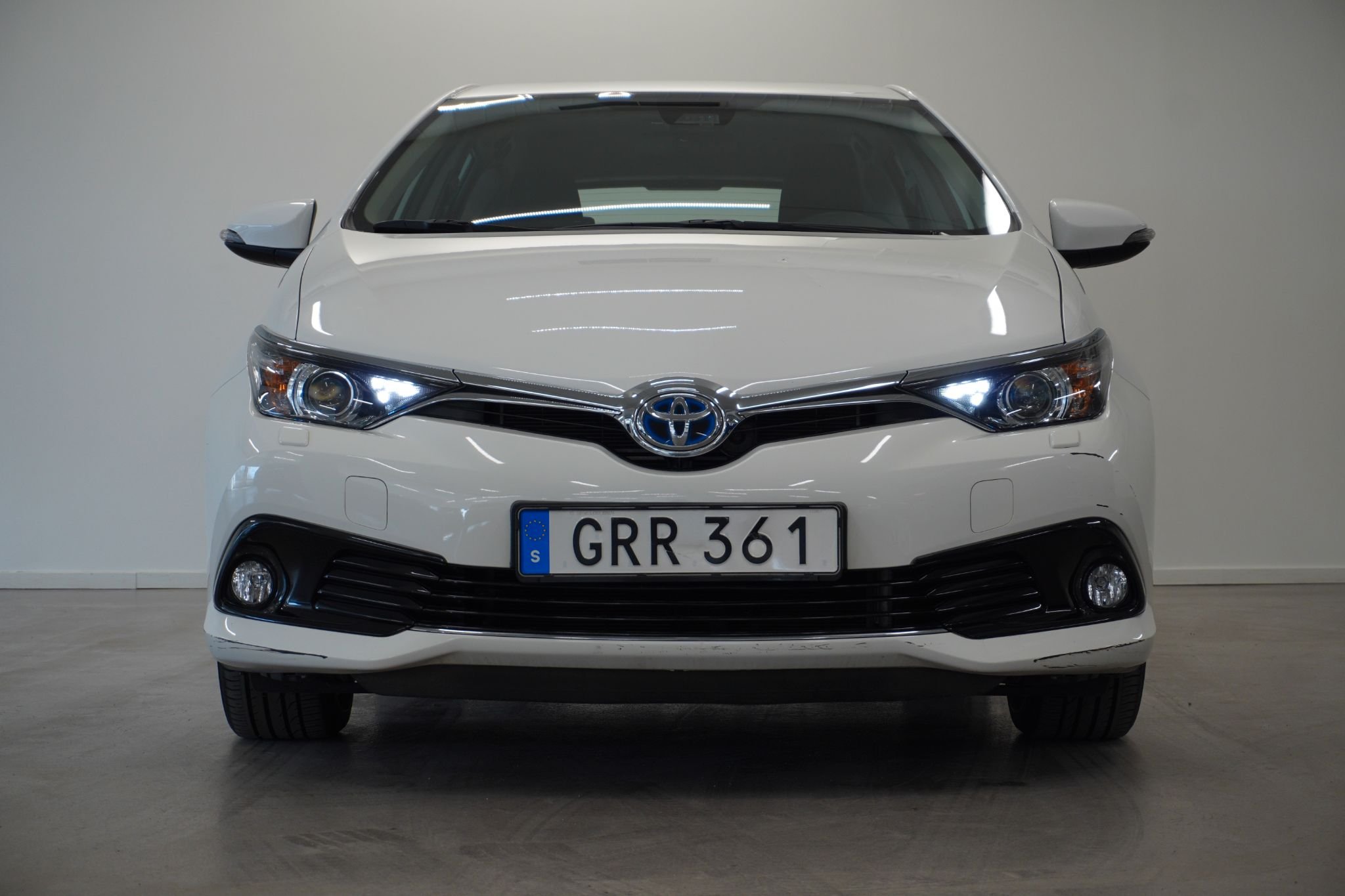 Toyota Auris Hybrid e-CVT, 136hk, 2017
