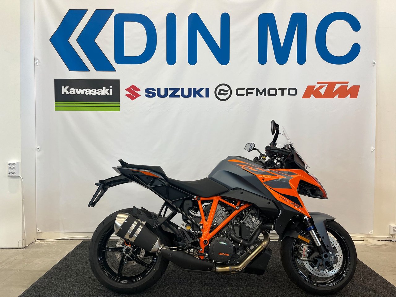 KTM 1290 SUPER DUKE GT "Spara...