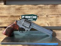 Smith & Wesson