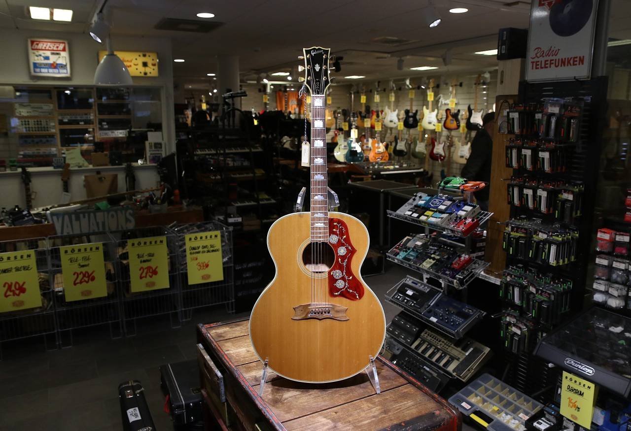 Begagnad Gibson J-200 Artist ...