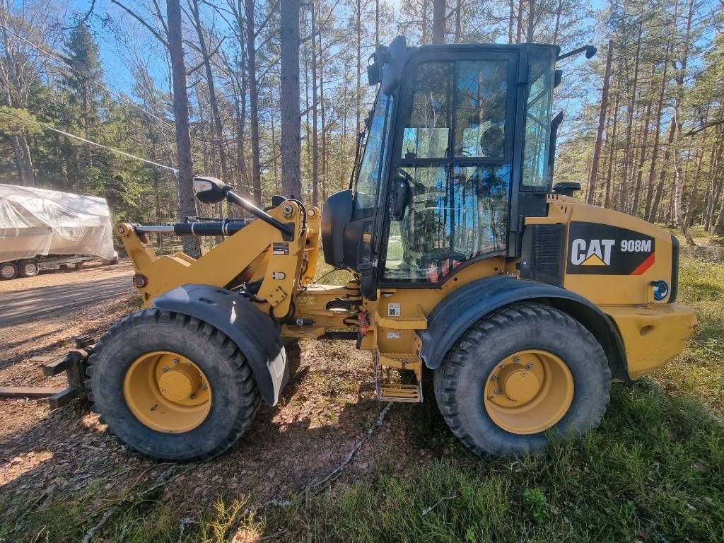 CAT 908M -2015 på 4418 timmar