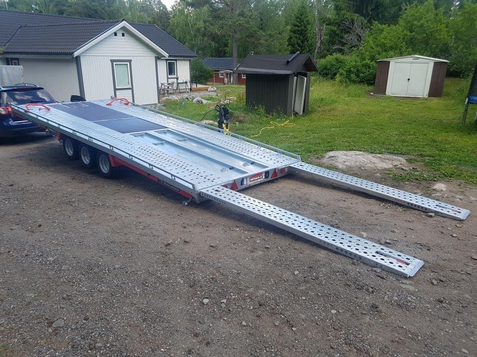 Nya Brian James T-Transporter