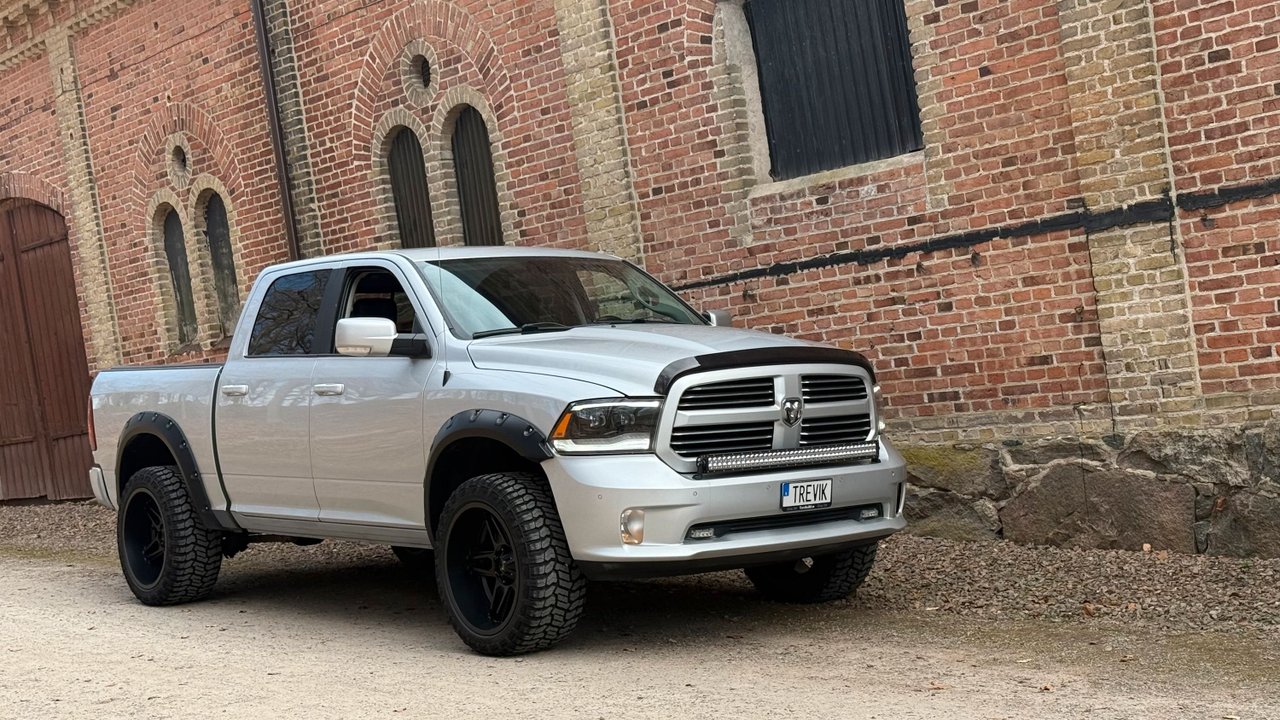 Dodge RAM 1500 Sport 5,7 V8 -...