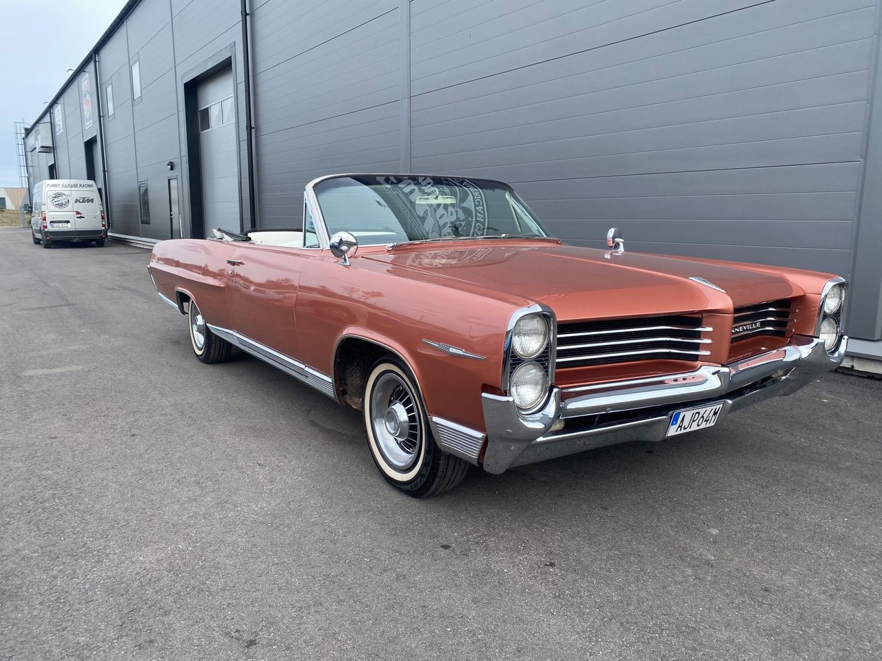 Pontiac Bonneville Cab 6.4 V8...