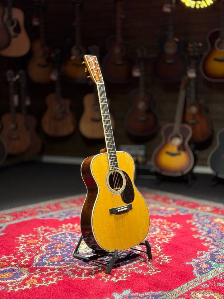 Martin 000-42
