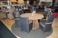Nytt runt teakbord 150 Ø cm med 6 karmstolar inkl. dynor