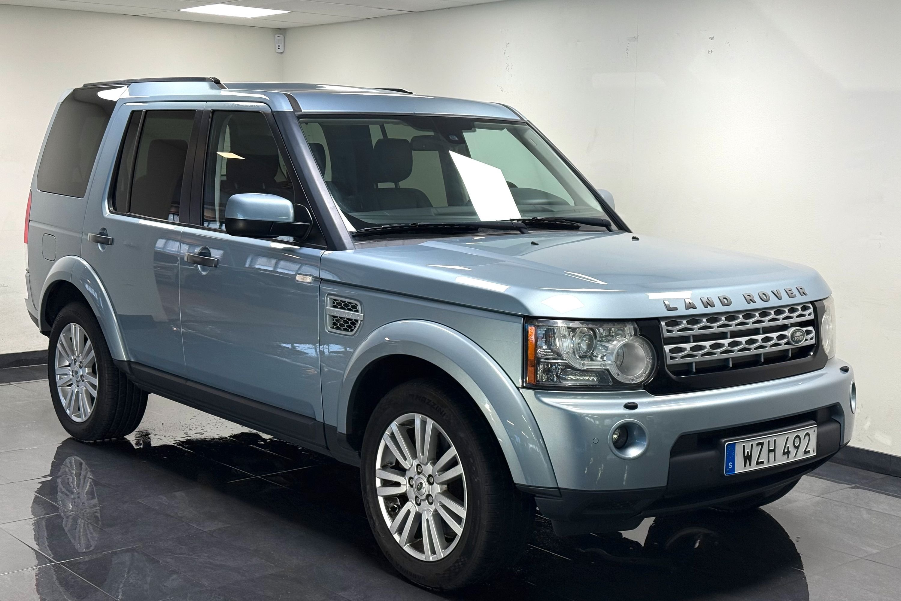 Land Rover Discovery 4 3.0 TDV6 4WD Automatic, 245hp, 2011