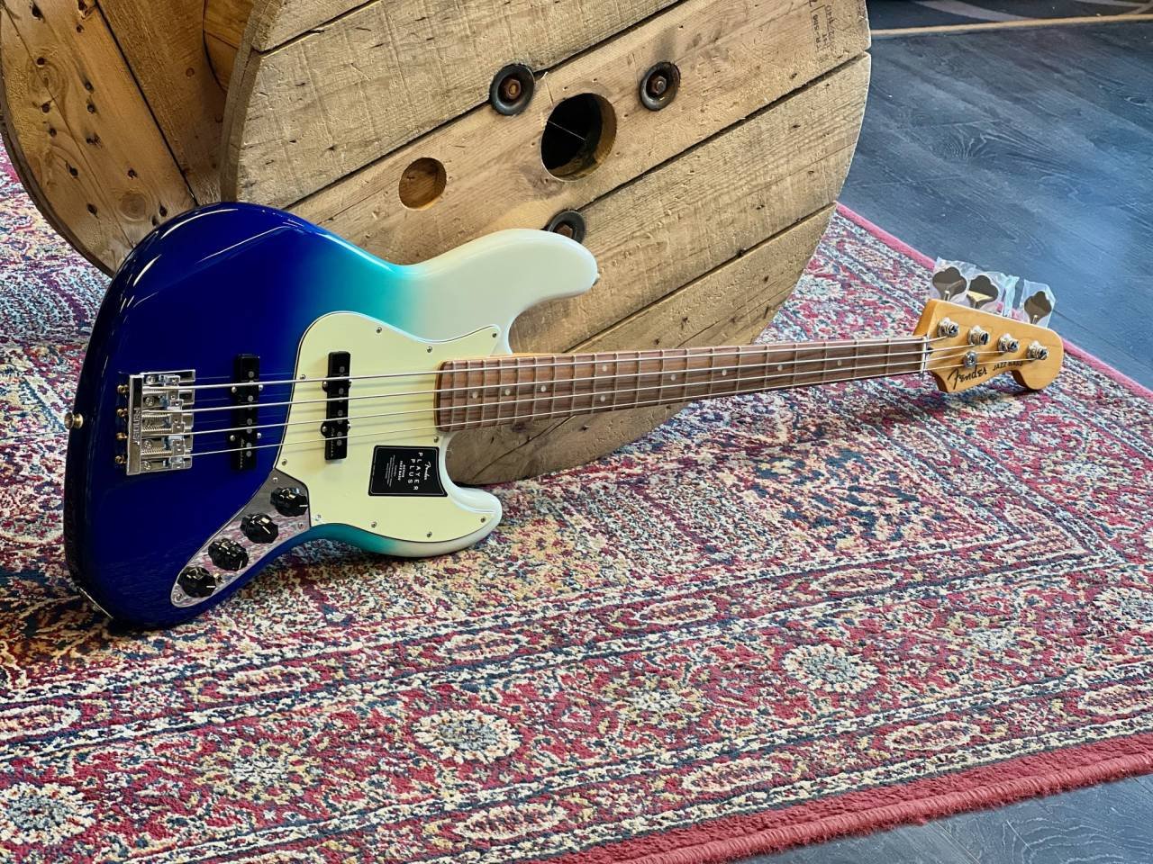 Fender Player Plus  Jazz Bass...