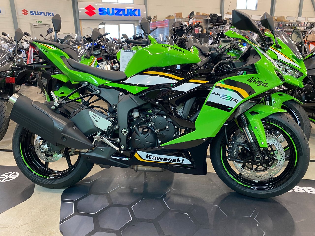 Kawasaki ZX-6R "omgående leve...