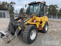 Lastmaskin Volvo L30G S med diverse redskap