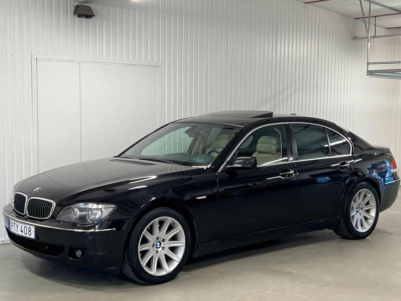 BMW 750 Svensksåld Tacklucka ...