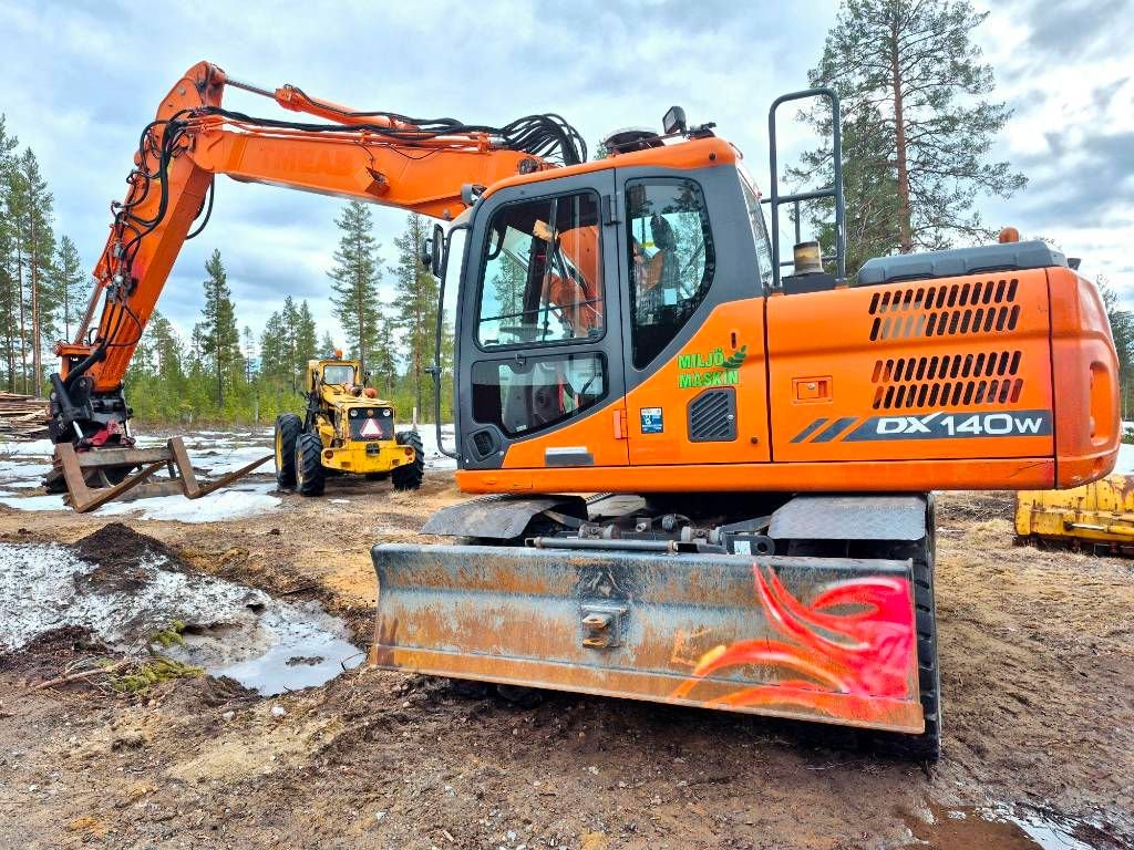 Doosan DX 140 W-3