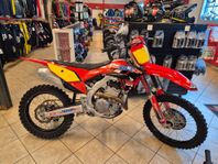 Honda CRF 250 endast 17 timmar