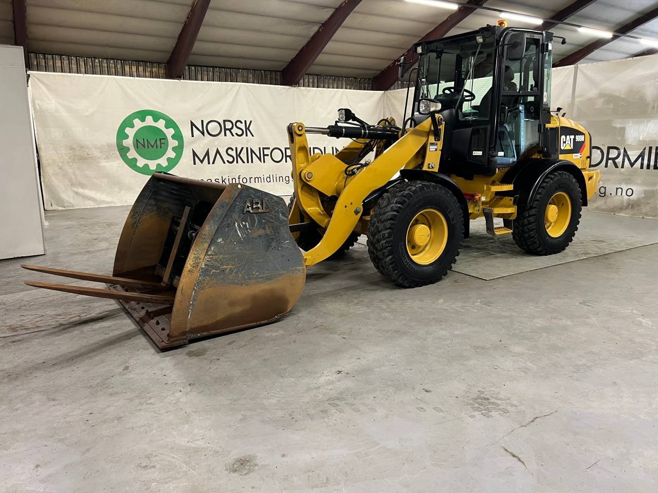 Cat 908M