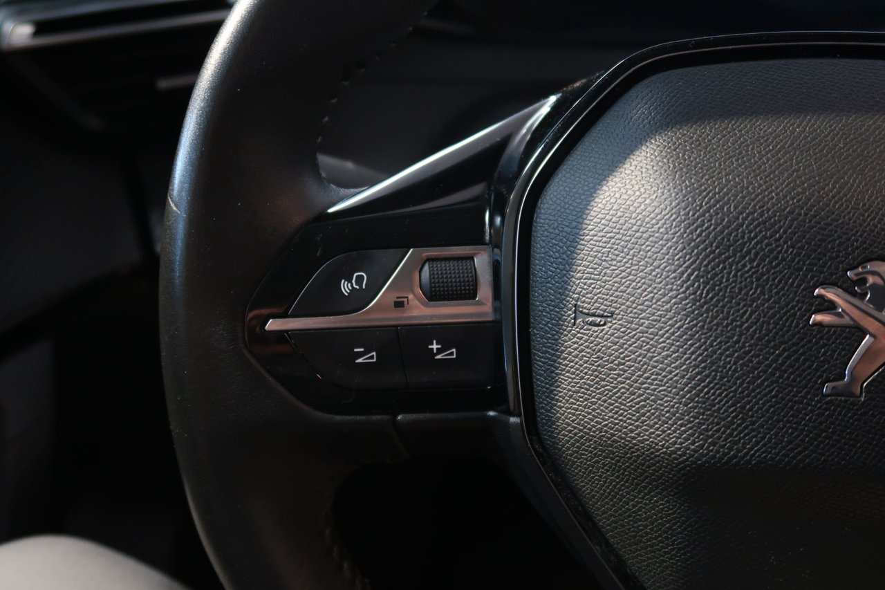 Peugeot e-2008, 136hk, 2021