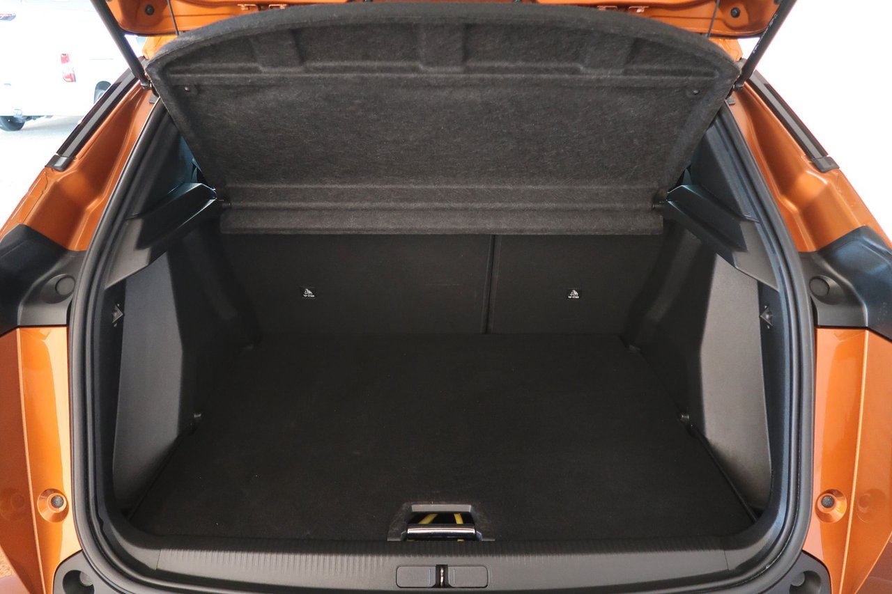 Peugeot e-2008, 136hk, 2021